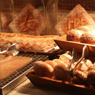 Bakery ở Fortitude Valley cần 2 bạn set up buổi sáng 